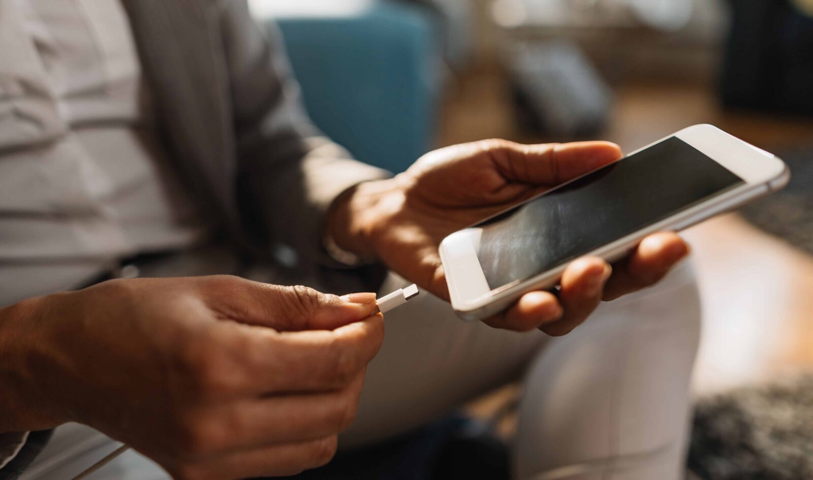 Faut-il laisser la batterie se décharger complètement jusqu’à 0% avant de la recharger?