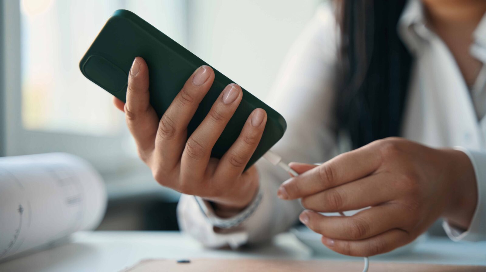 Recharger votre téléphone au-delà de 100% endommagera votre batterie