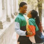 Amour adolescent: 7 signes que votre enfant est tombé amoureux