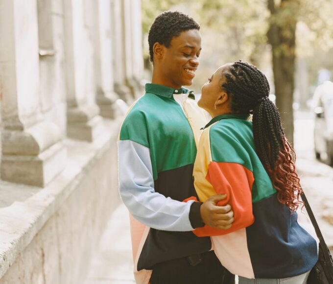 Amour adolescent: 7 signes que votre enfant est tombé amoureux